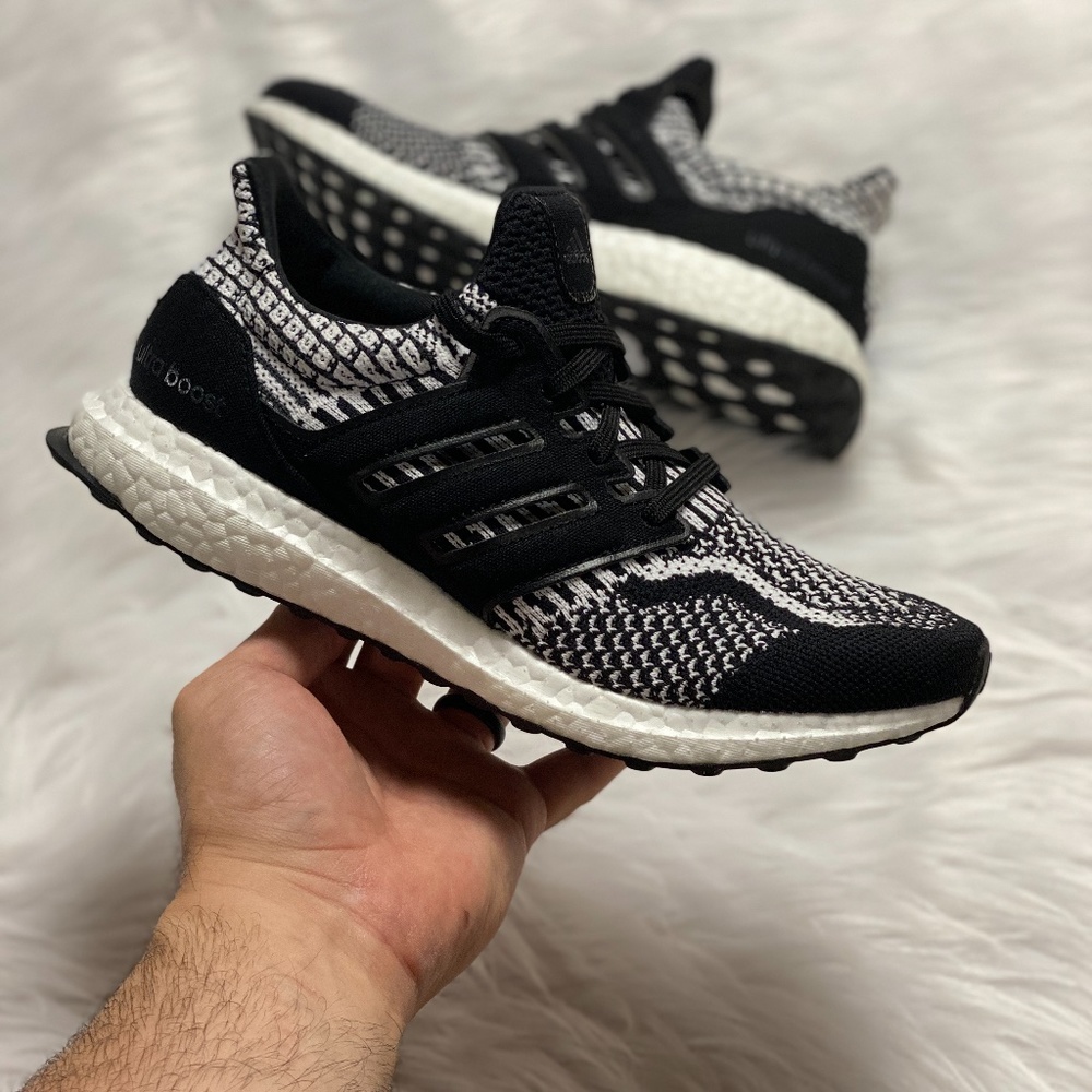 Adidas Ultra Boost 5.0 DNA Womens Running Shoes Black White FZ1850 NEW Multi Sz